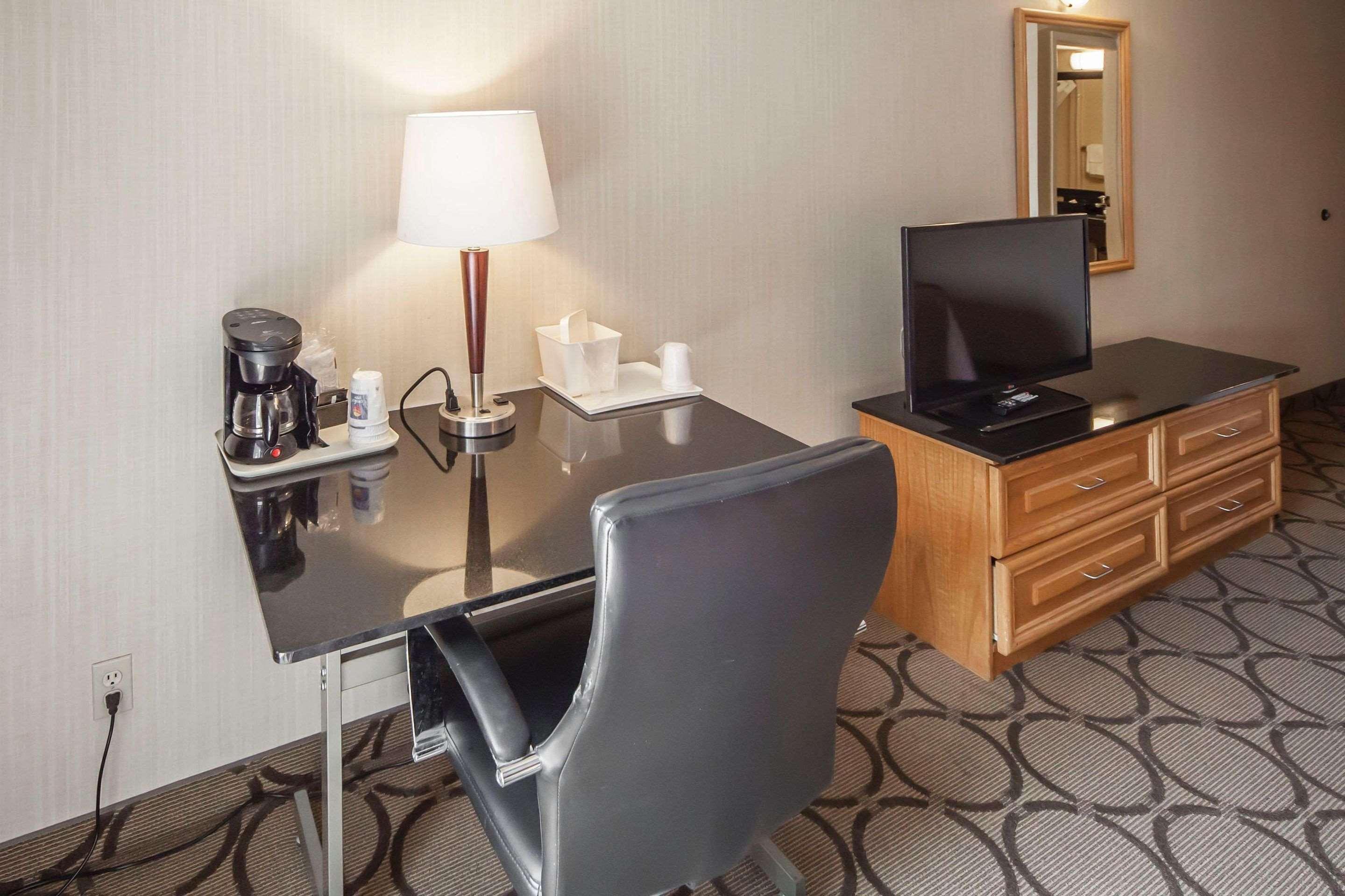 Comfort Inn West Edmonton Buitenkant foto