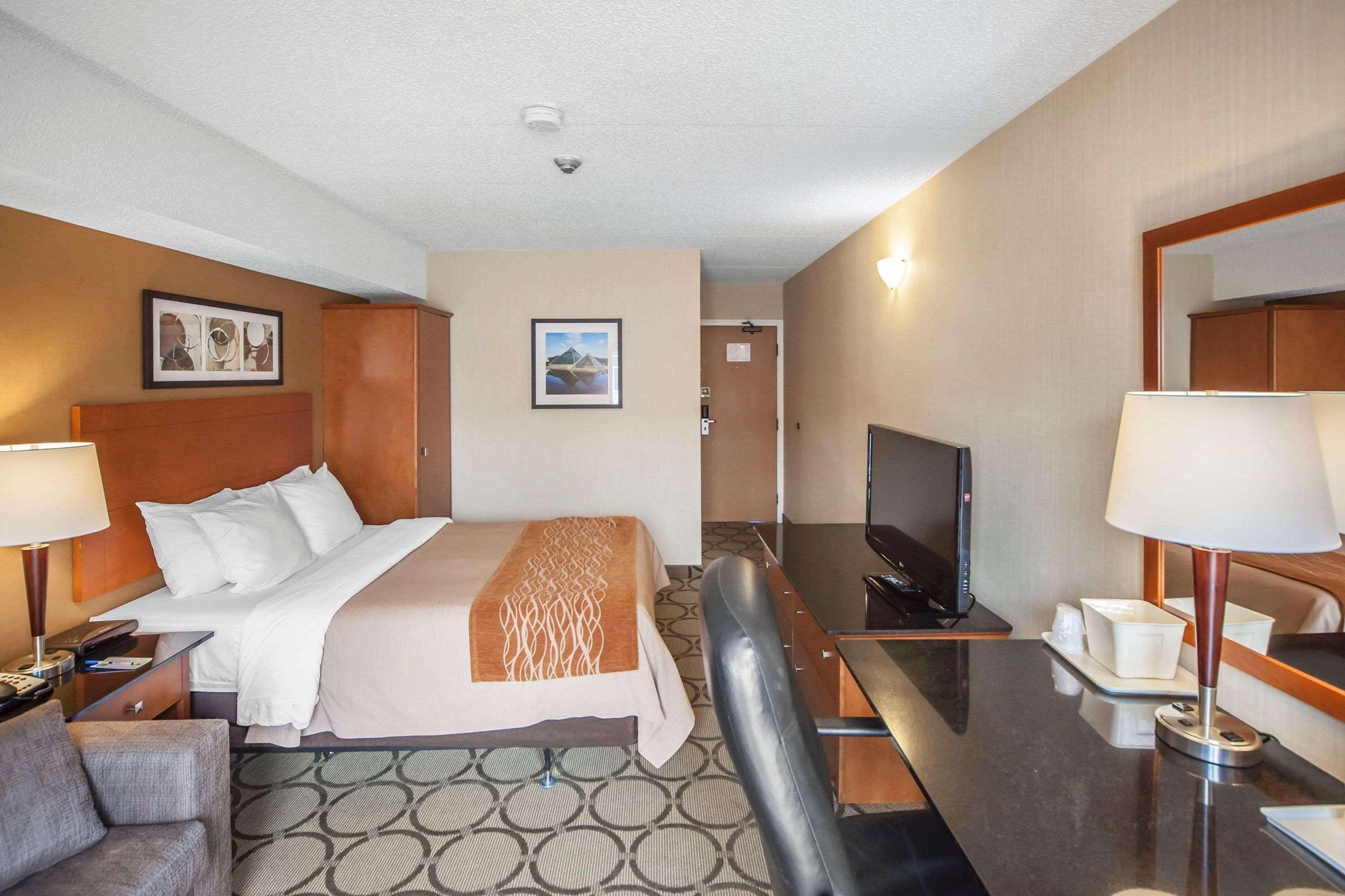 Comfort Inn West Edmonton Buitenkant foto