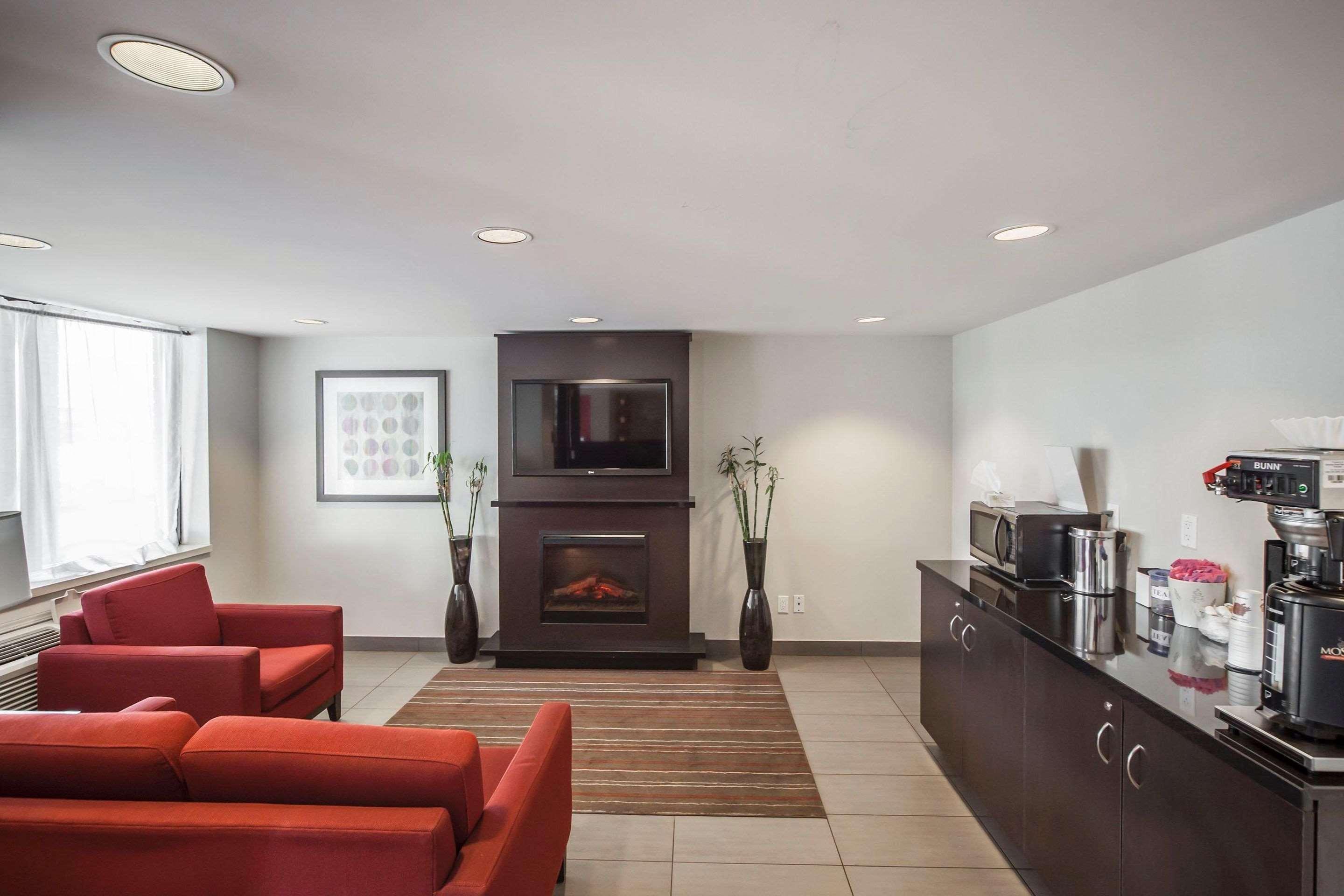 Comfort Inn West Edmonton Buitenkant foto