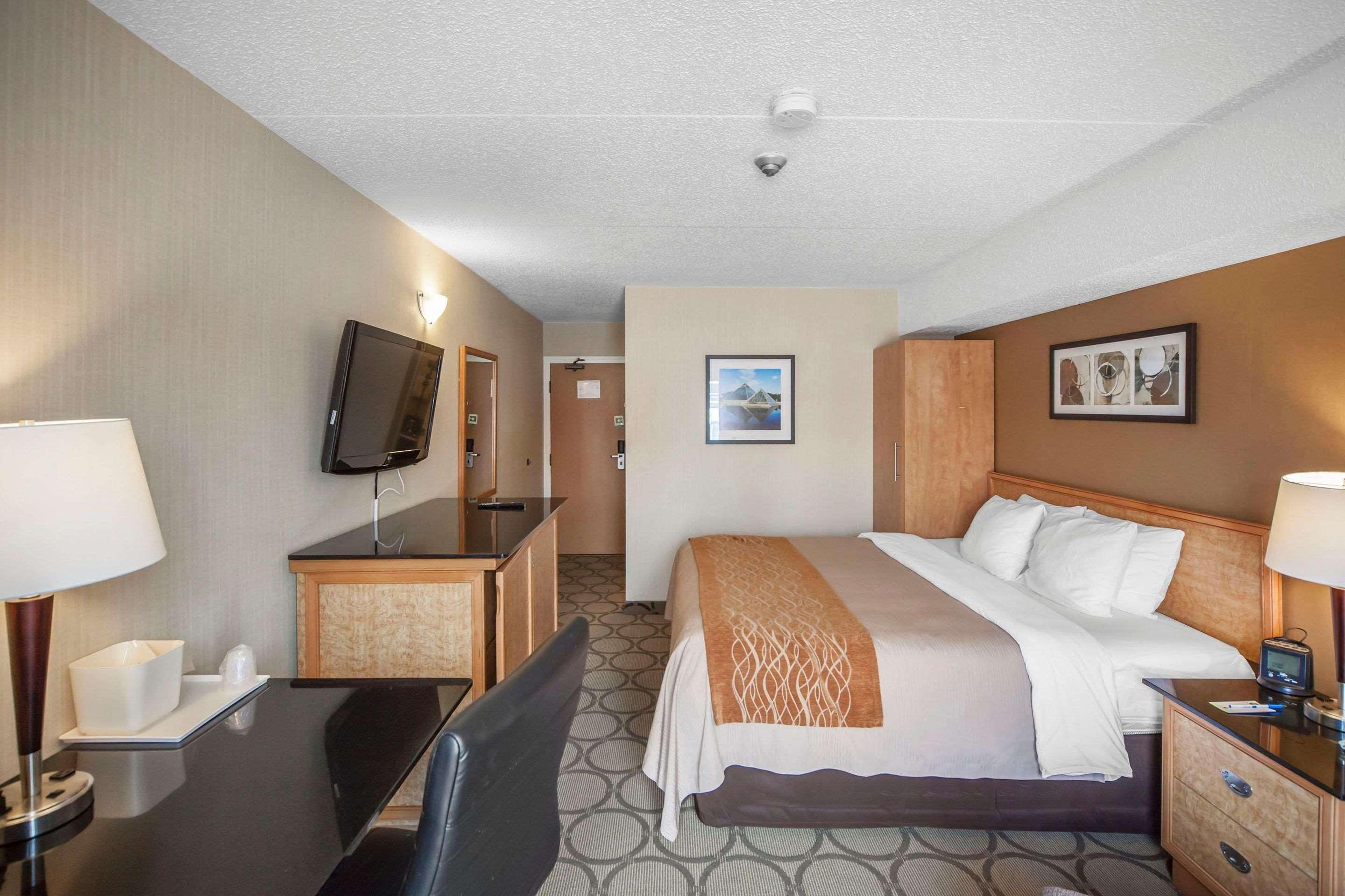 Comfort Inn West Edmonton Buitenkant foto
