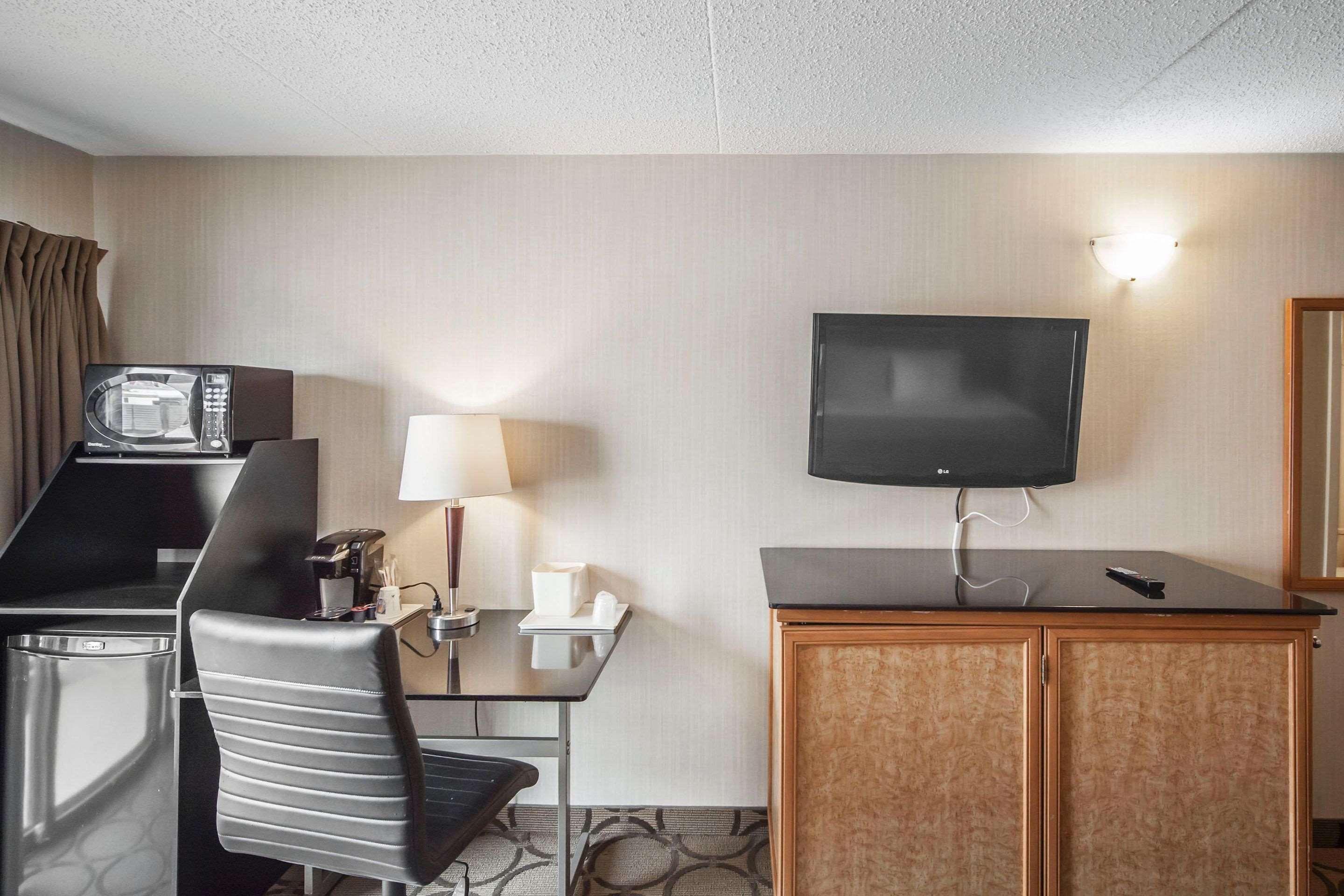 Comfort Inn West Edmonton Buitenkant foto