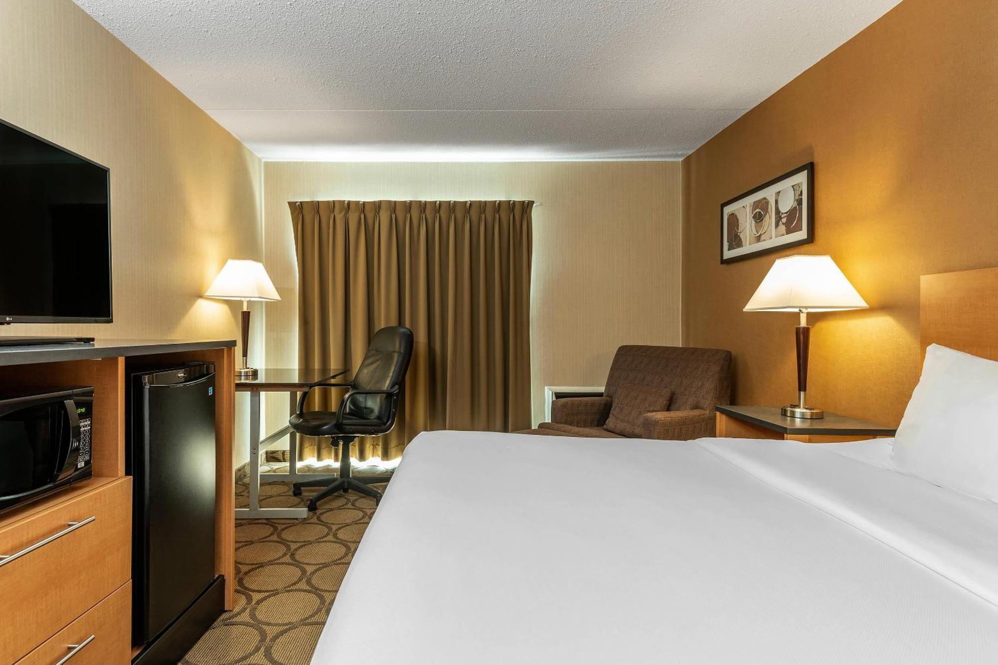 Comfort Inn West Edmonton Buitenkant foto