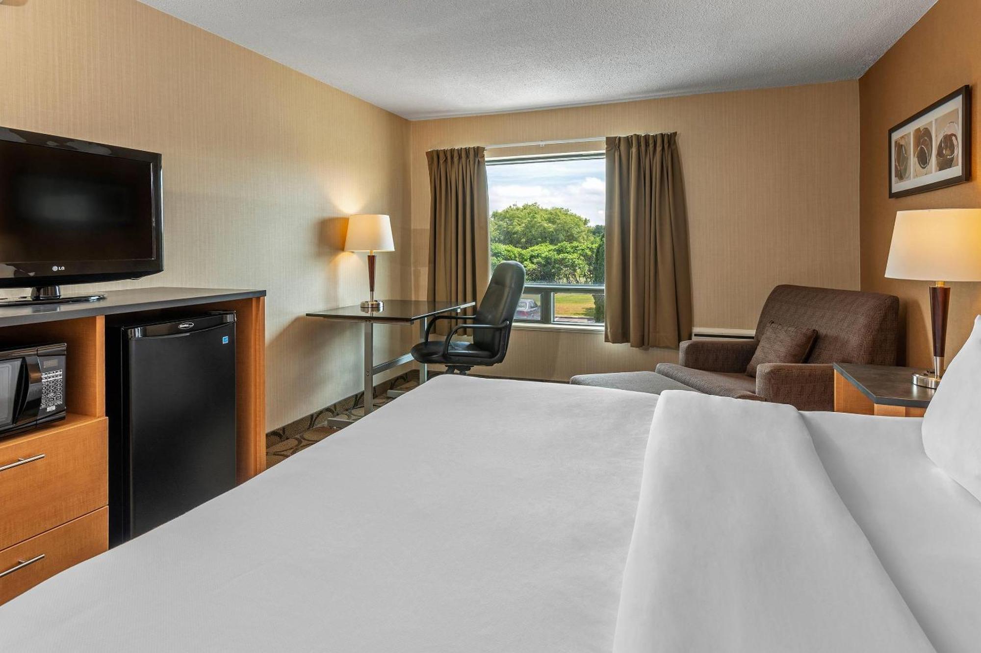 Comfort Inn West Edmonton Buitenkant foto